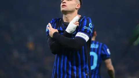 皇马成功挺进欧冠淘汰赛，主席表彰球员获奖金